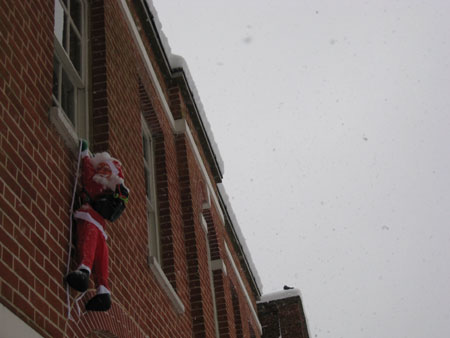 Santa gets caught without his reindeer